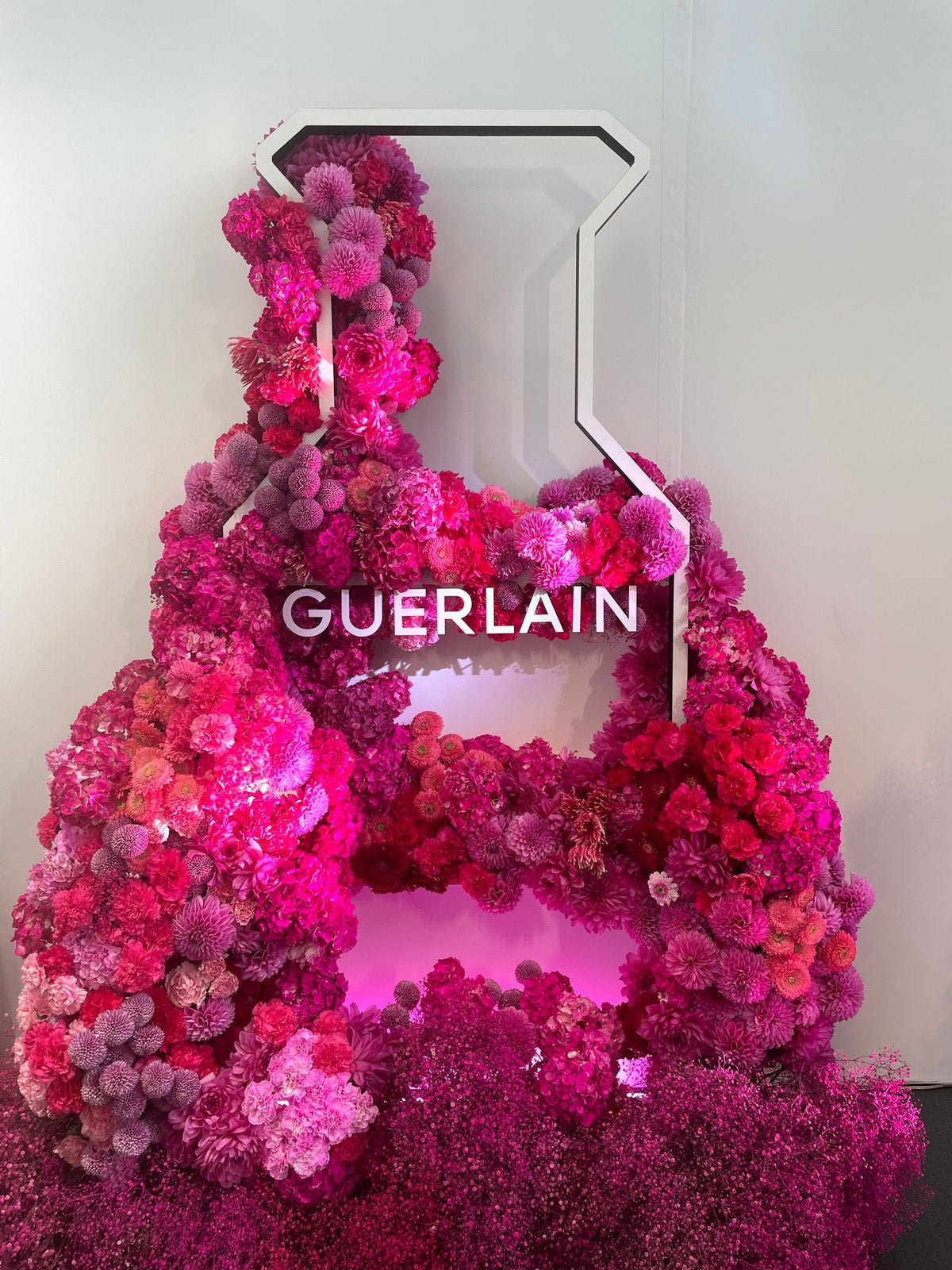 GUERLAIN — 法隆寺宝物館